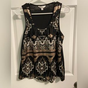 Cute geometric top!